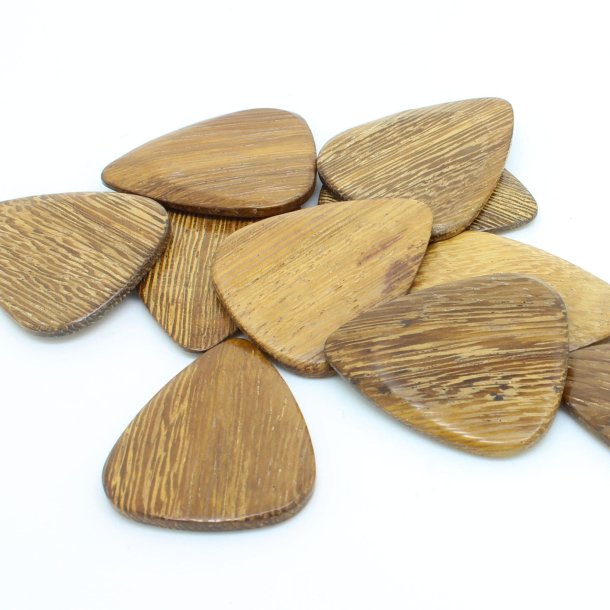 Timber Tones Thai Cassia Guitar Pick